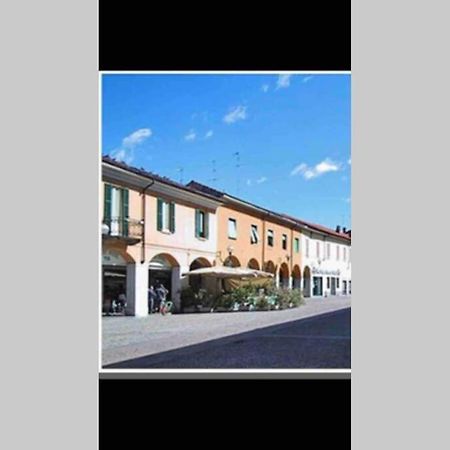 Green Appartamenti I Portici Nel Centro Storico メルツォ エクステリア 写真