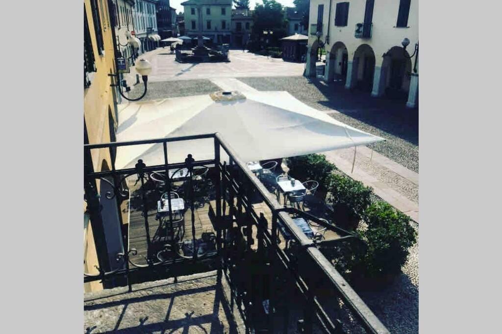Green Appartamenti I Portici Nel Centro Storico メルツォ エクステリア 写真